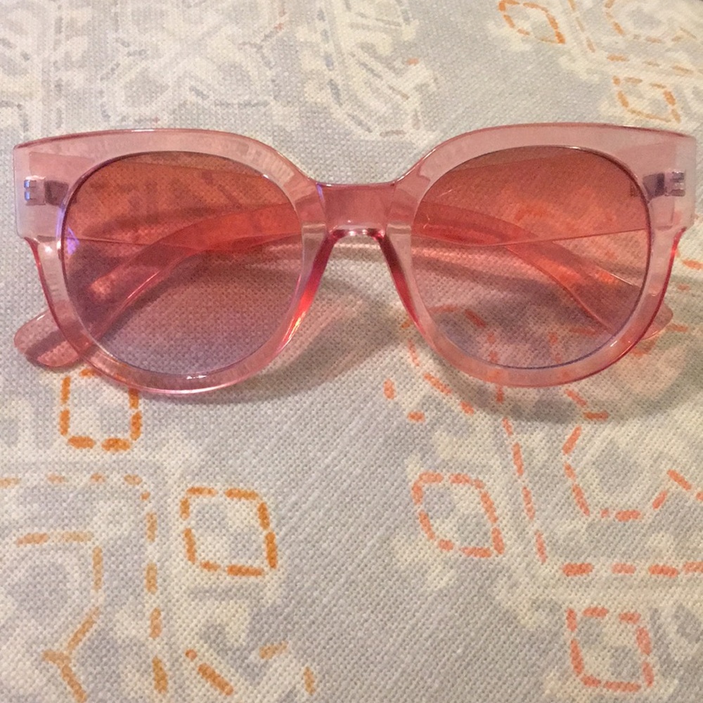 Pink fashion sunnies